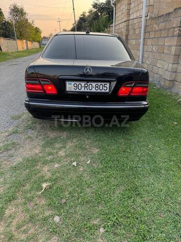 Mercedes E 240-14