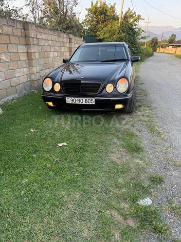 Mercedes E 240-15