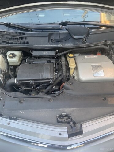 Toyota Prius-7