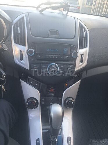 Chevrolet Cruze-9
