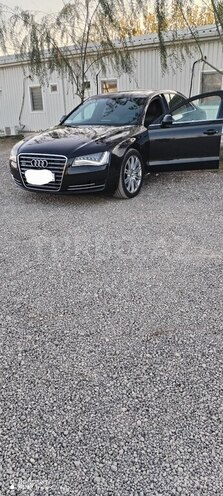 Audi A8-2
