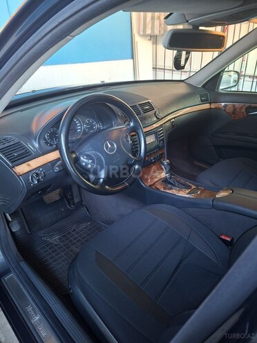 Mercedes E 220-10