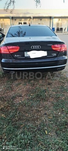 Audi A8-7