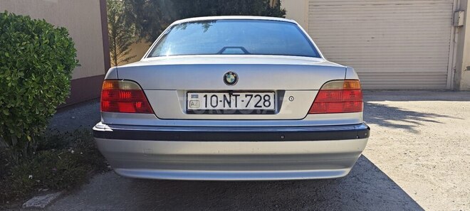 BMW 728-2