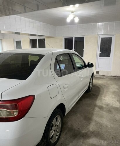 Renault Logan-7