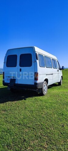 Ford Transit-5