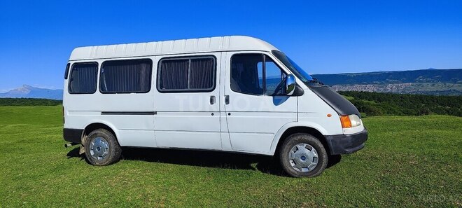 Ford Transit-2