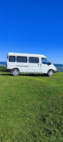 Ford Transit-4