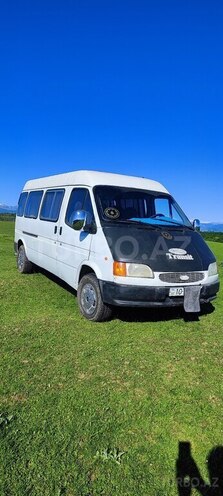 Ford Transit-12