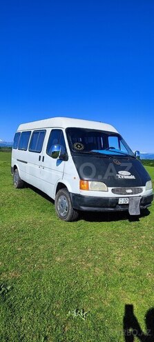 Ford Transit-11