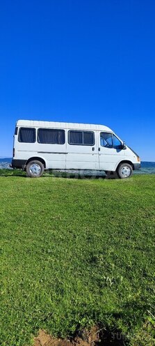 Ford Transit-10