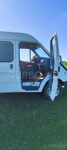 Ford Transit-13