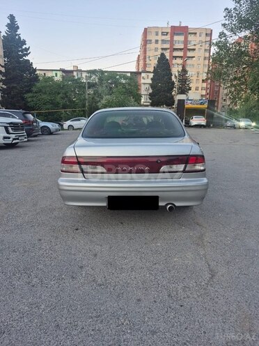 Nissan Maxima-2