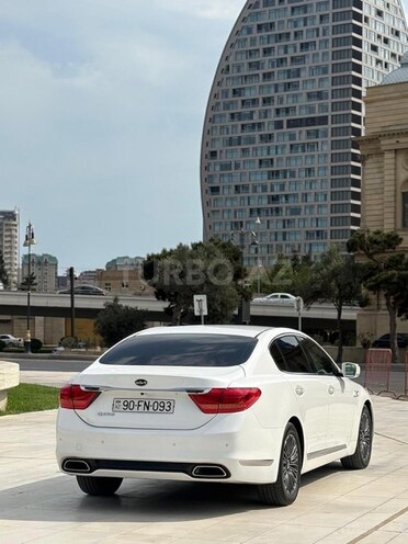 Kia Quoris-17