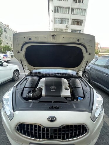 Kia Quoris-15