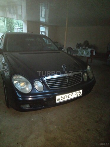 Mercedes E 240-1