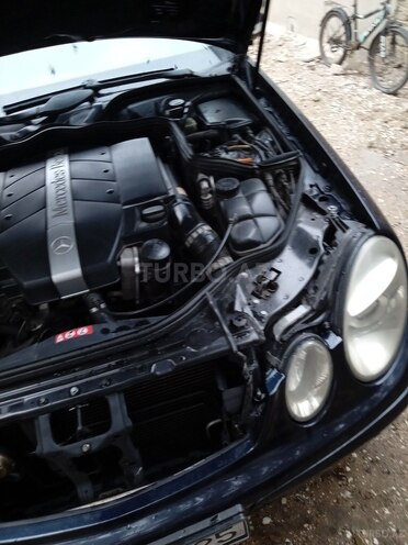 Mercedes E 240-12