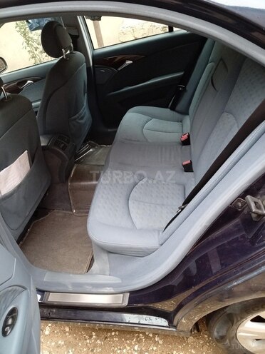 Mercedes E 240-7