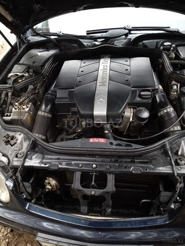 Mercedes E 240-13