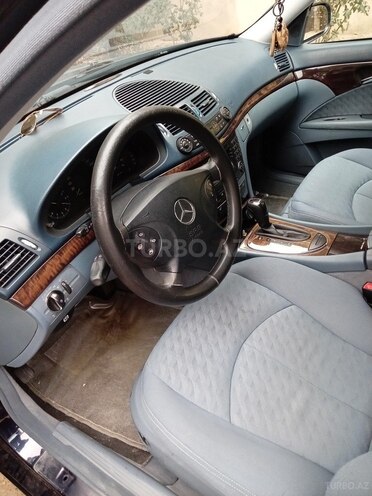 Mercedes E 240-6