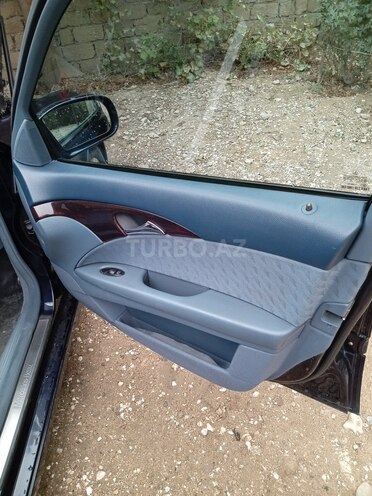 Mercedes E 240-11