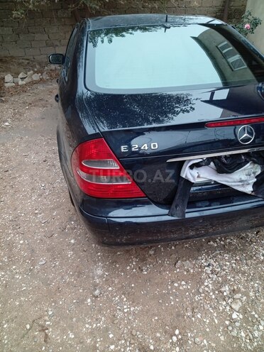 Mercedes E 240-5