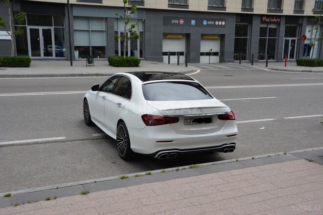 Mercedes E 300 4MATIC-4