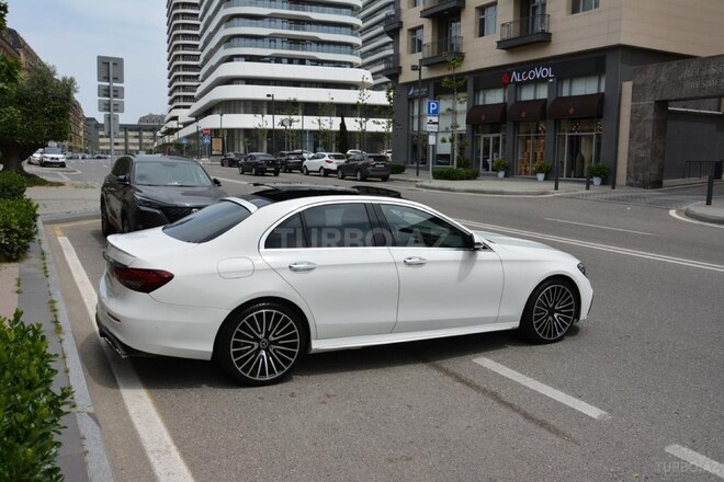 Mercedes E 300 4MATIC-13