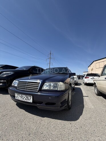 Mercedes C 200-1