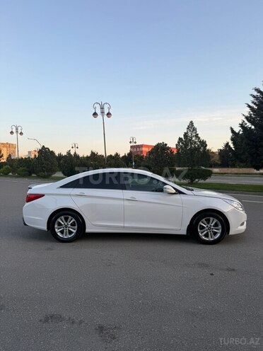 Hyundai Sonata-8
