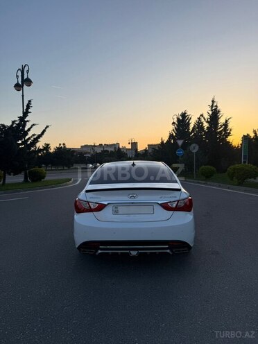 Hyundai Sonata-6