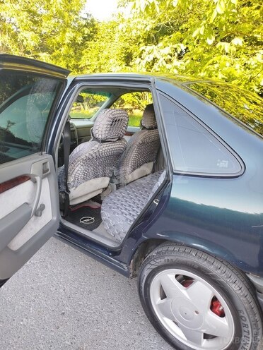 Opel Vectra-12