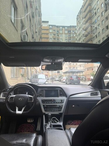 Hyundai Sonata-12