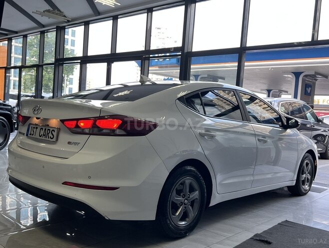 Hyundai Avante-8
