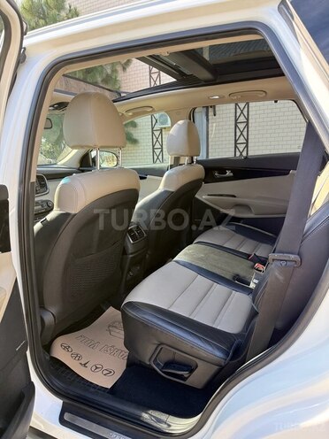 Kia Sorento-8