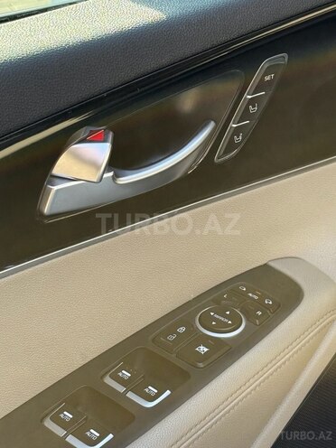 Kia Sorento-13