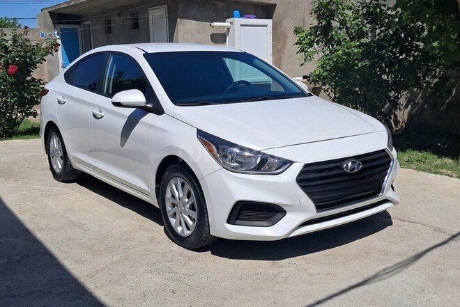 Hyundai Accent-4