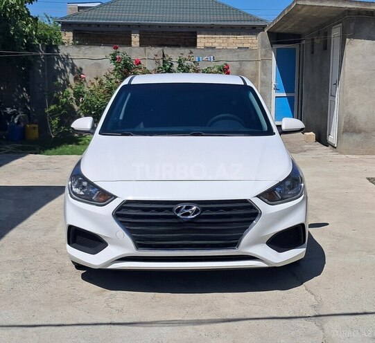Hyundai Accent-1