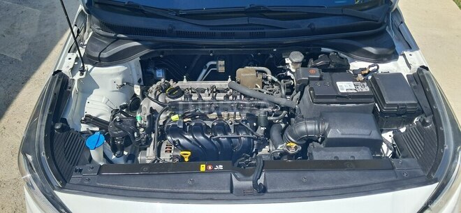 Hyundai Accent-13