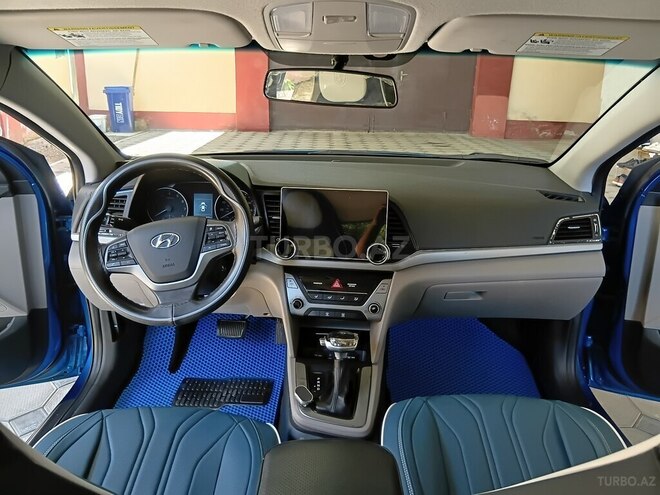 Hyundai Elantra-9