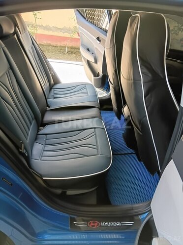 Hyundai Elantra-14
