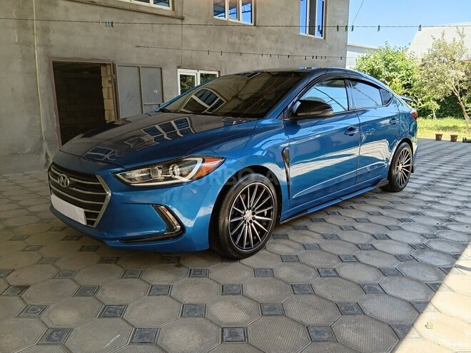 Hyundai Elantra-16