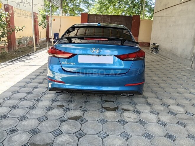 Hyundai Elantra-19