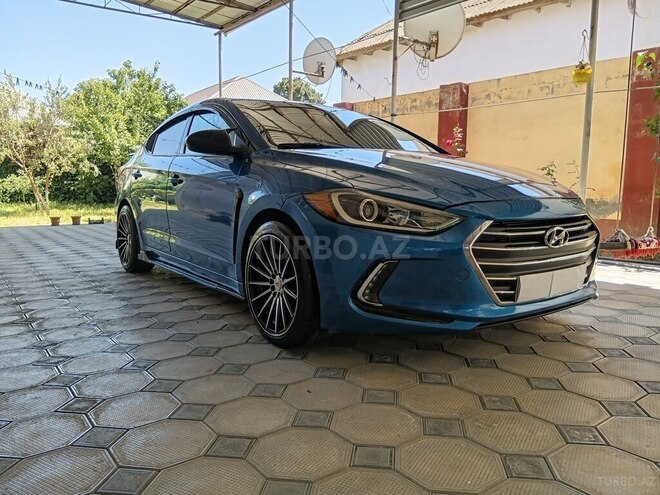 Hyundai Elantra-20