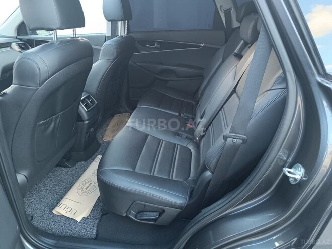 Kia Sorento-13