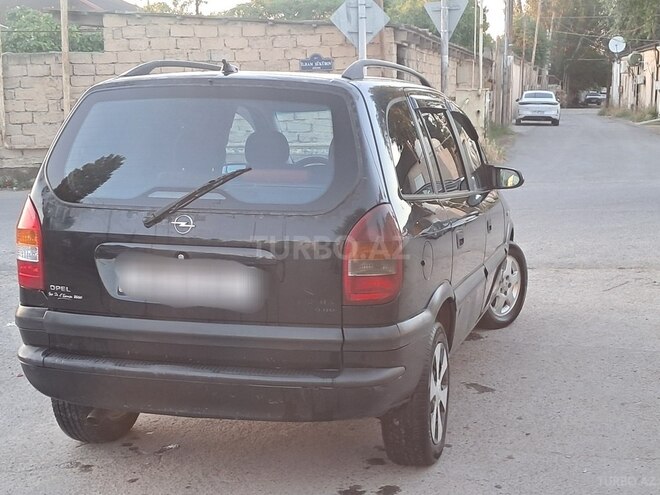 Opel Zafira-2