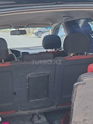 Opel Zafira-9