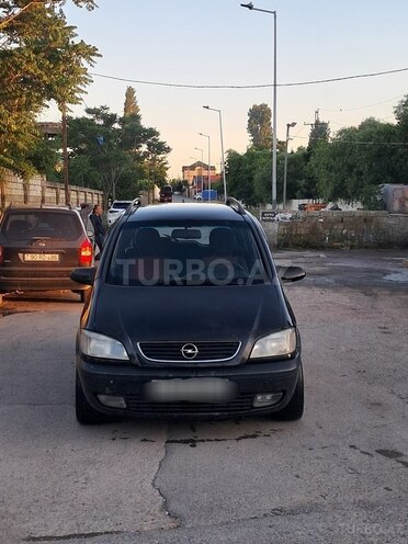 Opel Zafira-12