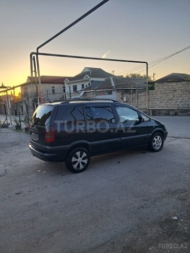 Opel Zafira-14