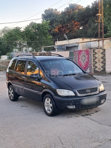 Opel Zafira-15